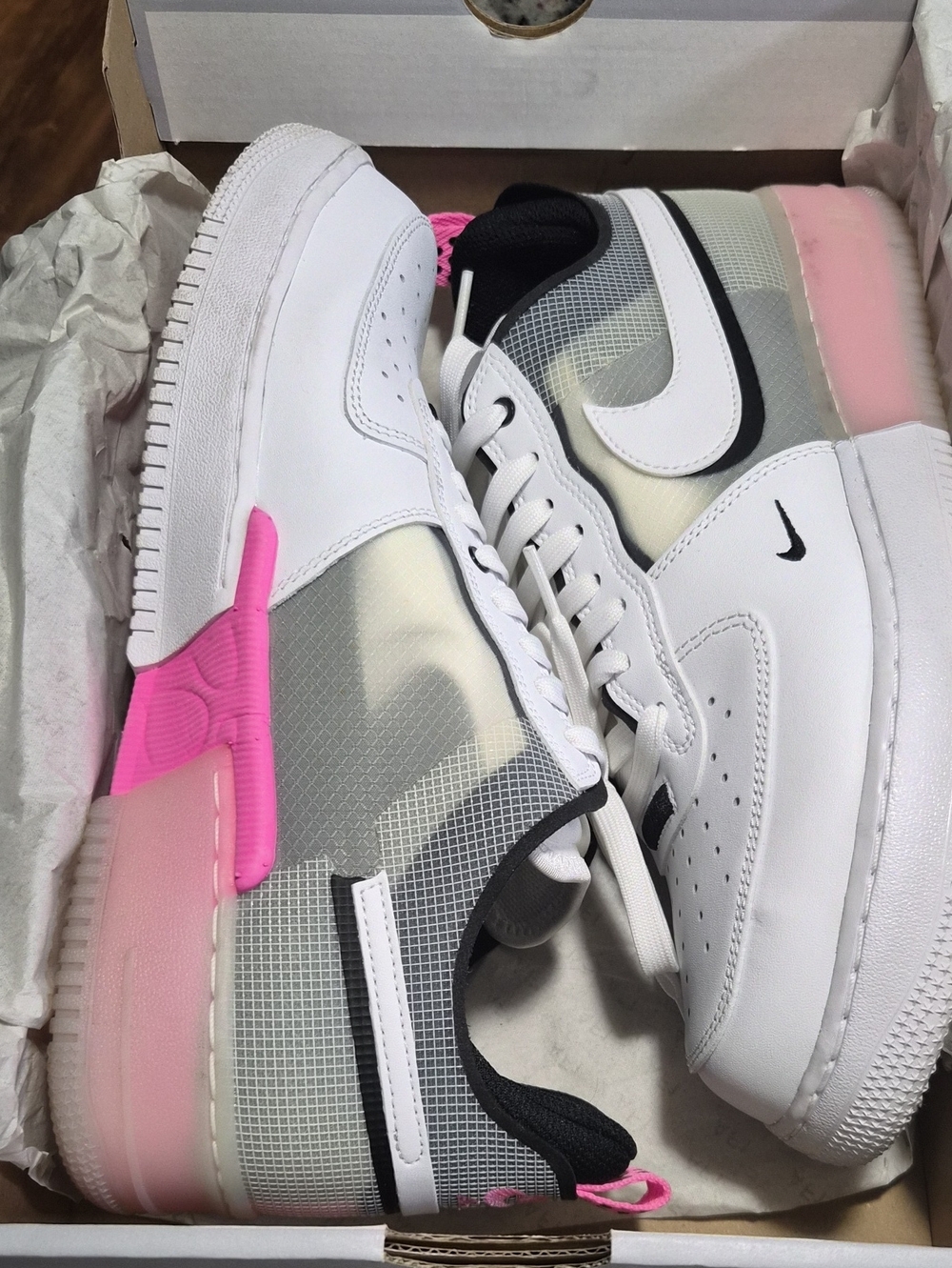 Nike Air Force 1 React Men's White & Pink Mixed-Media Low-Top Sneakers